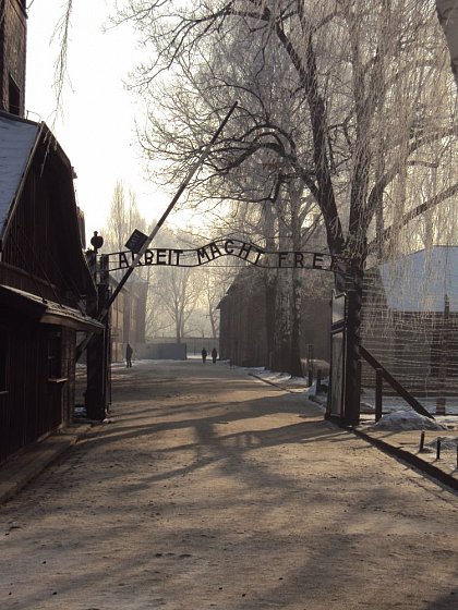 Eingangstor Auschwitz (Kirsten Scheffels)