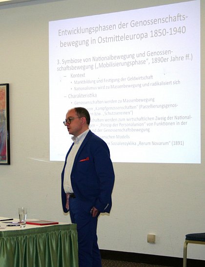 Dr. Torsten Lorenz von der Karls-Universitt Prag sprach ber Genossenschaften in Ostmitteleuropa im Zeitraum 1850 - 1940.