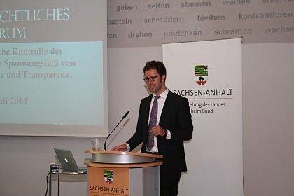 Vortrag Prof. Dr. Christoph Gusy (Universitt Bielfeld, gehalten durch Dr. Johannes Eichenhofer) zur deutschen Sicherheitsarchitektur