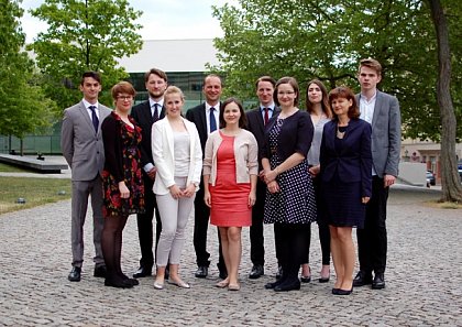 v.l.n.r. Till Stoye. Katrin Kappler, Eike Ehlert, Svenja Auerswald, Prof. Dr. Dirk Hanschel, Anna Stransky, Christopher Winter, Maike Schäfer, Julie Bredée, Kerstin Köhler, Vinzent Vogt