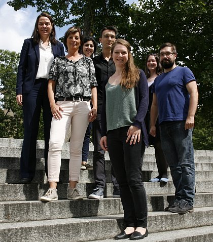 Lehrstuhl Prof. Dr. Meller-Hannich
v. l. n. r.: Prof. Dr. Caroline Meller-Hannich, Simone
Krapf, Sultan Ertin, Ferdinand Gürtler, Hannah Schlereth,
Franziska Wagener, Christian Häntschel