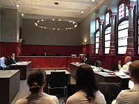 Verhandlung in einem Sitzungssaal des Landgerichts Halle